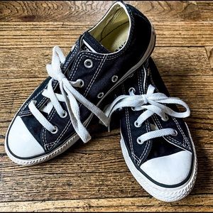 Kids Black Converse Low Top Allstar Kicks